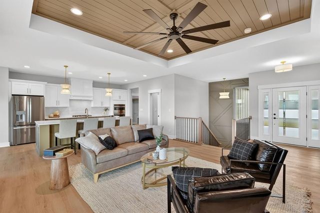 830 NW Sandy Hollow Circle, Waukee, IA 50263