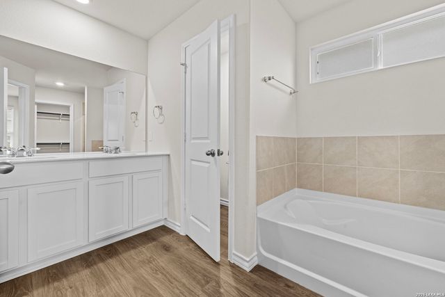 169 Hooded Dotterel, San Antonio, TX 78253