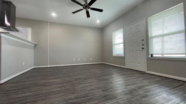 4510 Mayflower Street B, Houston, TX 77051