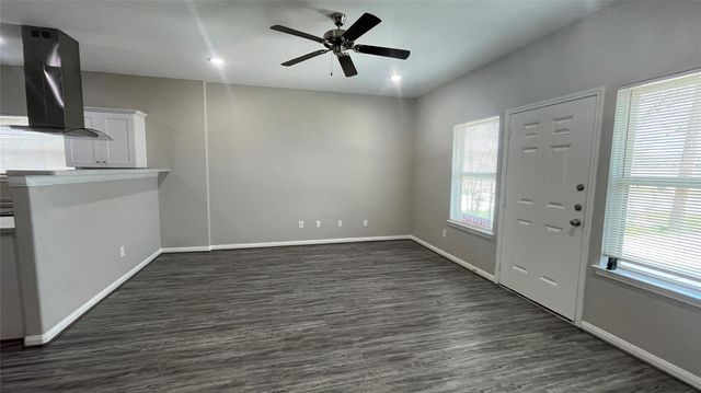 4510 Mayflower Street B, Houston, TX 77051