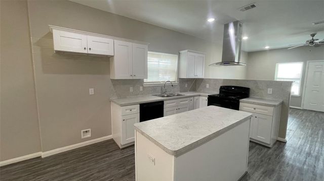 4510 Mayflower Street B, Houston, TX 77051