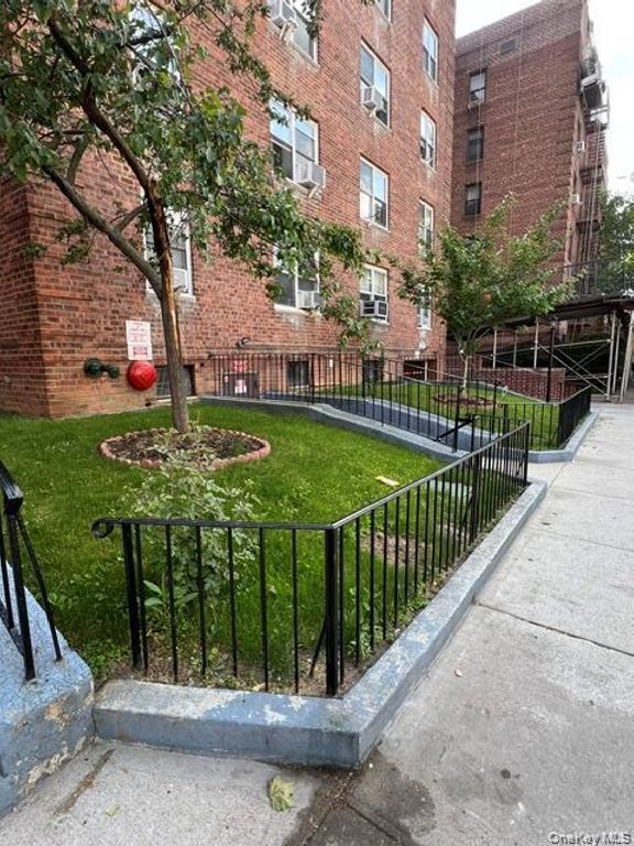 64-74 Saunders Street 1E, Rego Park, NY 11374 — photo 4