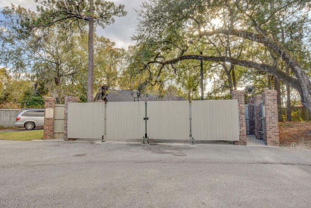 805 Andrea Lane, Hanahan, SC 29410