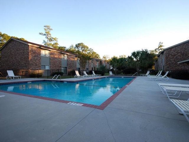 805 Andrea Lane, Hanahan, SC 29410