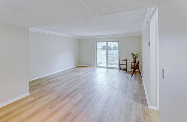 805 Andrea Lane, Hanahan, SC 29410