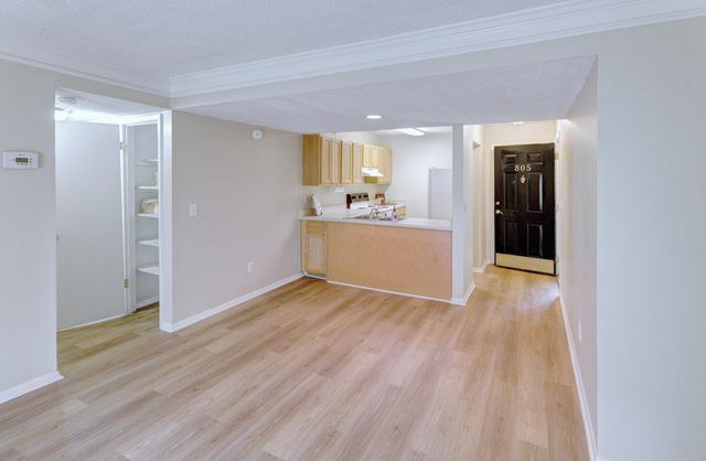 805 Andrea Lane, Hanahan, SC 29410