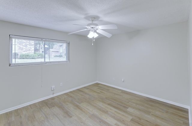 805 Andrea Lane, Hanahan, SC 29410