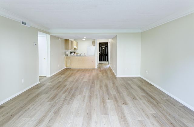 805 Andrea Lane, Hanahan, SC 29410