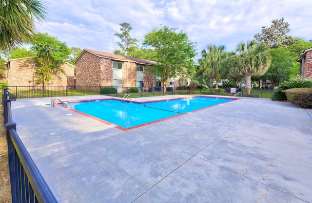 805 Andrea Lane, Hanahan, SC 29410