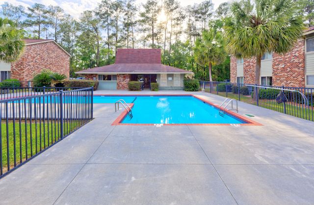 805 Andrea Lane, Hanahan, SC 29410