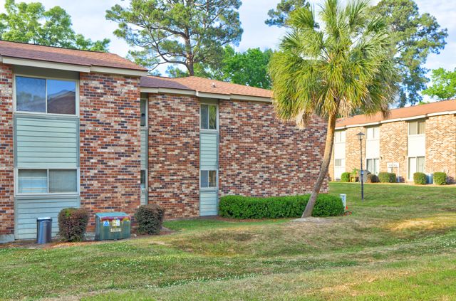 805 Andrea Lane, Hanahan, SC 29410