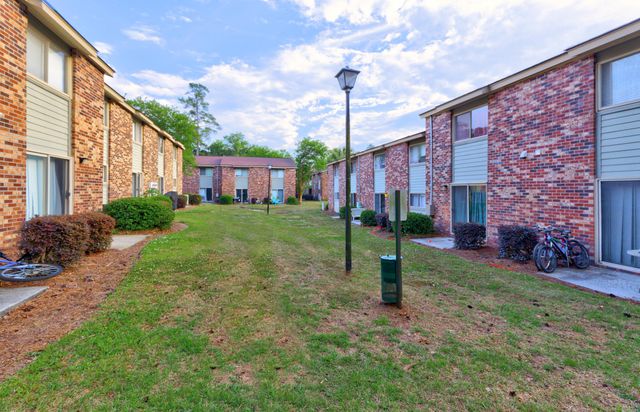 805 Andrea Lane, Hanahan, SC 29410