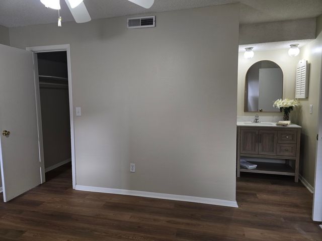 805 Andrea Lane, Hanahan, SC 29410