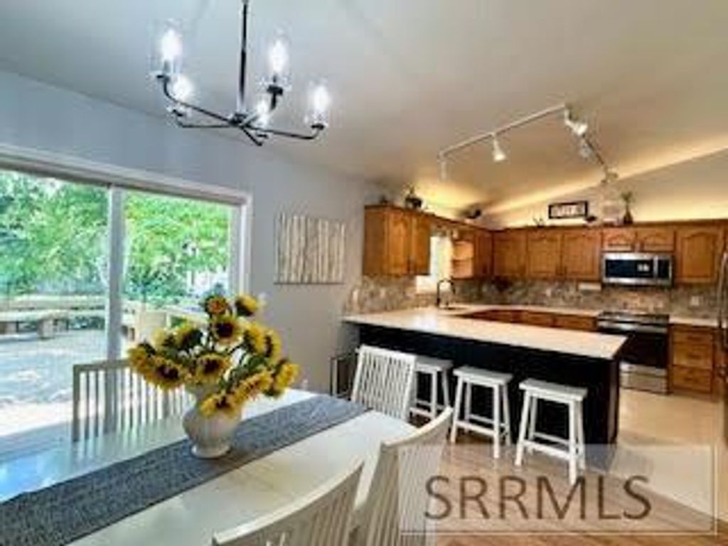 Image 15 of property listing at 460 Pevero Drive, Idaho Falls, ID 83401