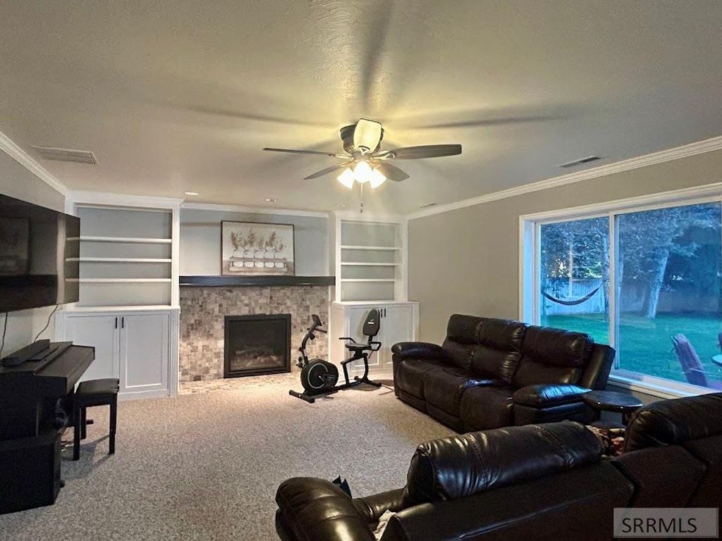 Image 18 of property listing at 460 Pevero Drive, Idaho Falls, ID 83401