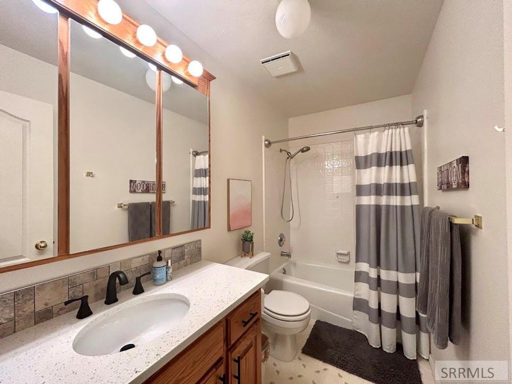 Image 27 of property listing at 460 Pevero Drive, Idaho Falls, ID 83401