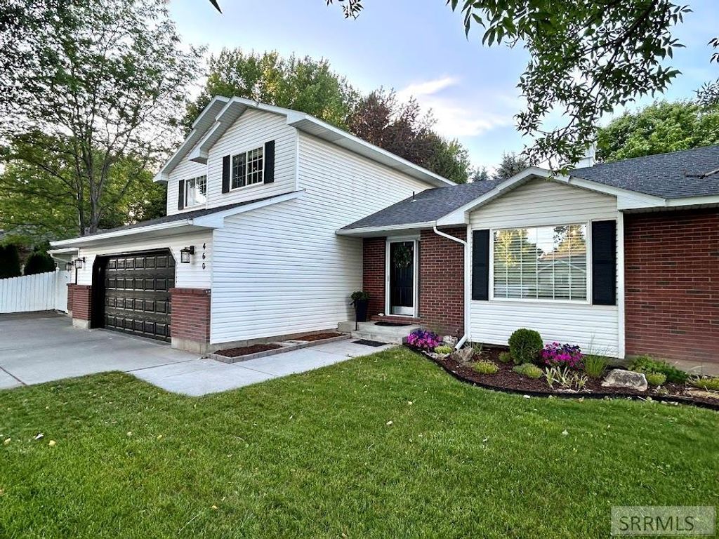 Image 3 of property listing at 460 Pevero Drive, Idaho Falls, ID 83401