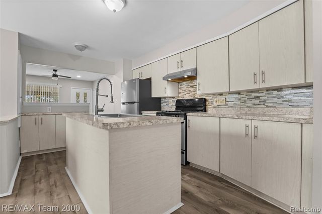 5403 Katherine Street, Dearborn Heights, MI 48125