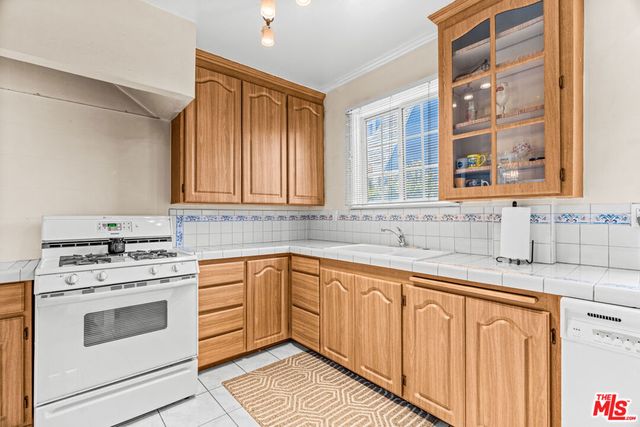 1701 La Fayette Road, Los Angeles, CA 90019