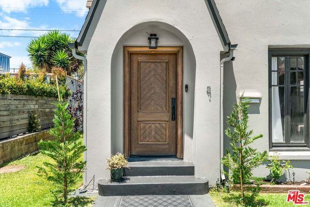 1701 La Fayette Road, Los Angeles, CA 90019