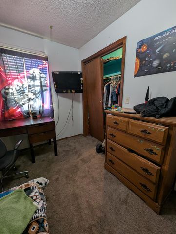 405 W Olive Street, Bolivar, MO 65613