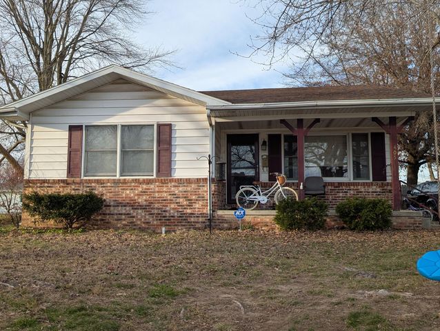 405 W Olive Street, Bolivar, MO 65613