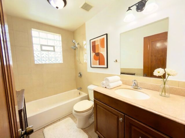 4716 S Lawndale Avenue, Chicago, IL 60632