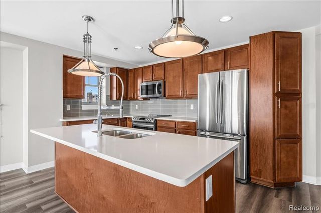 525 W Lafayette Boulevard 16D, Detroit, MI 48226