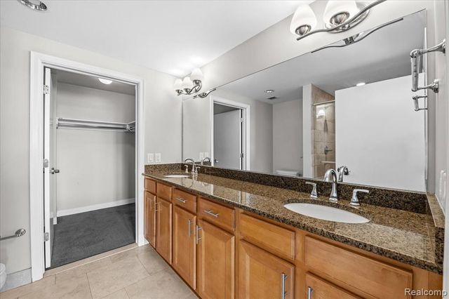 525 W Lafayette Boulevard 16D, Detroit, MI 48226