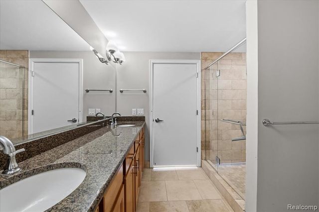 525 W Lafayette Boulevard 16D, Detroit, MI 48226