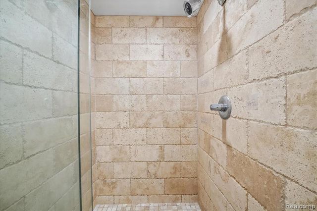 525 W Lafayette Boulevard 16D, Detroit, MI 48226
