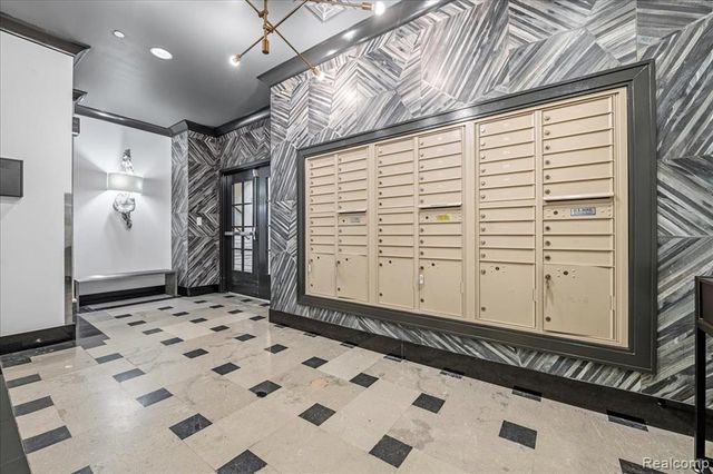 525 W Lafayette Boulevard 16D, Detroit, MI 48226