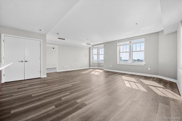 525 W Lafayette Boulevard 16D, Detroit, MI 48226