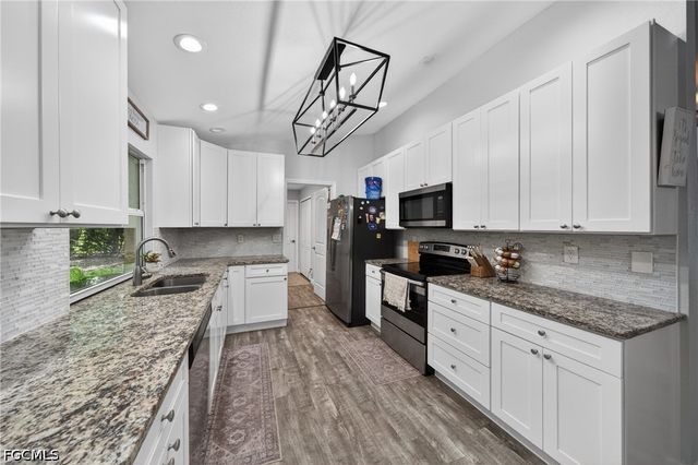 11751 Deal RD, North Fort Myers, FL 33917