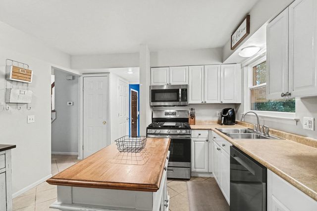 542 Eastlook Drive, Saline, MI 48176