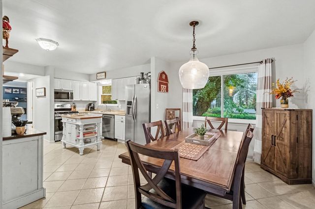 542 Eastlook Drive, Saline, MI 48176