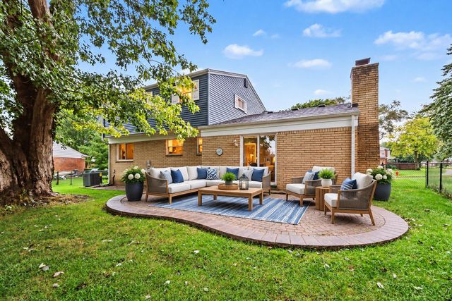 542 Eastlook Drive, Saline, MI 48176