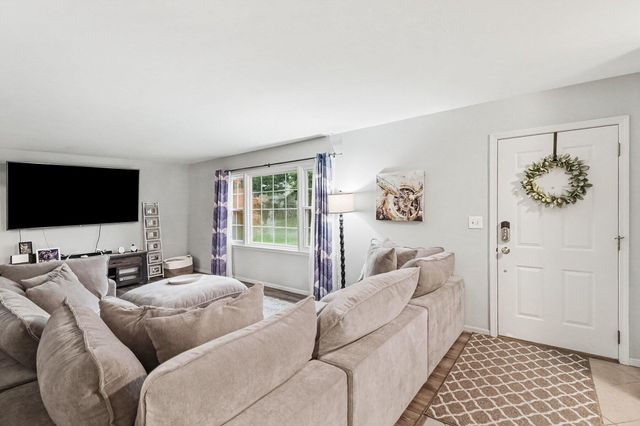 542 Eastlook Drive, Saline, MI 48176