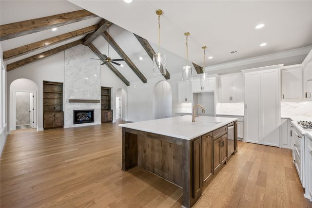 400 Persimmon Court, Weatherford, TX 76085