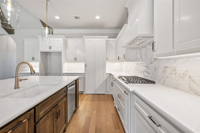 400 Persimmon Court, Weatherford, TX 76085