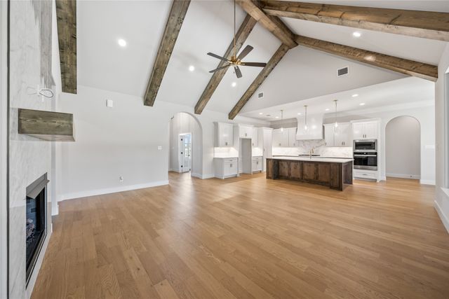 400 Persimmon Court, Weatherford, TX 76085