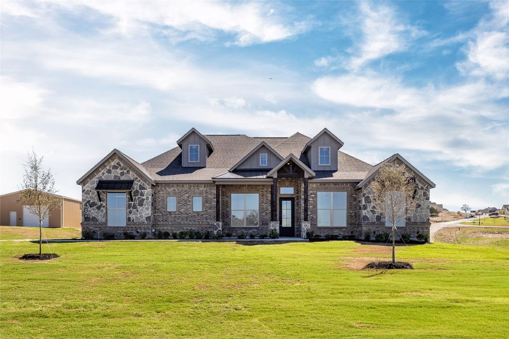 400 Persimmon Court, Weatherford, TX 76085