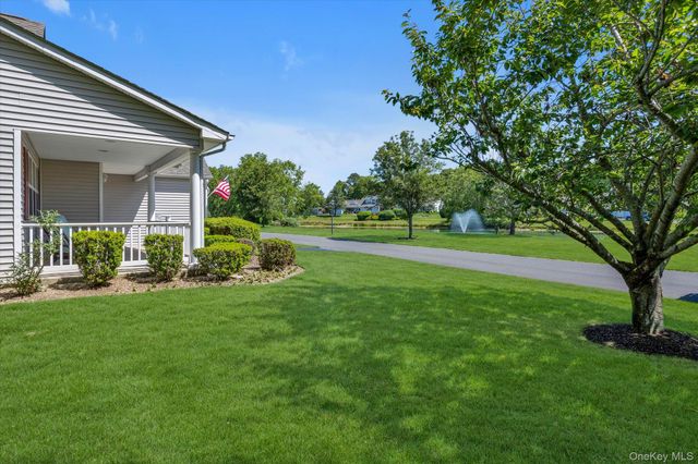 2201 Pebble Beach Path 2201, Riverhead, NY 11901