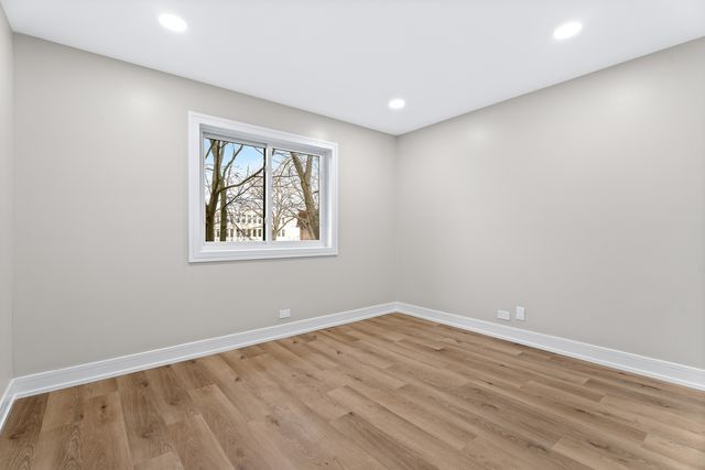 129 W Brandon Court 23, Palatine, IL 60067