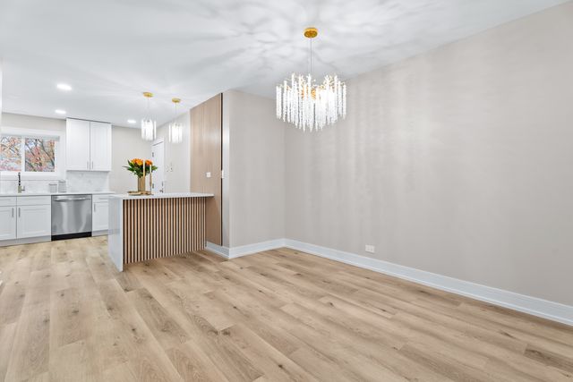 129 W Brandon Court 23, Palatine, IL 60067