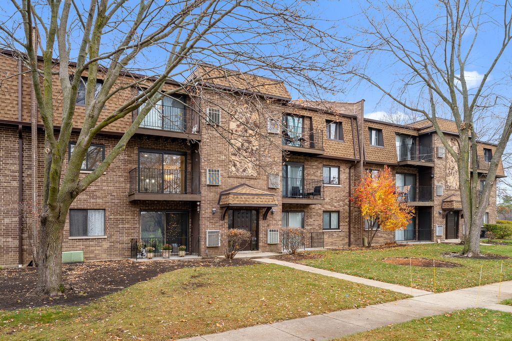 129 W Brandon Court 23, Palatine, IL 60067