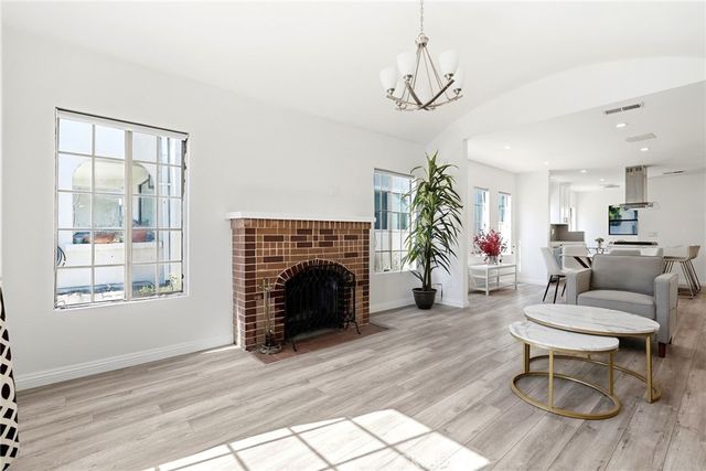 7007 Haas, Los Angeles, CA 90047