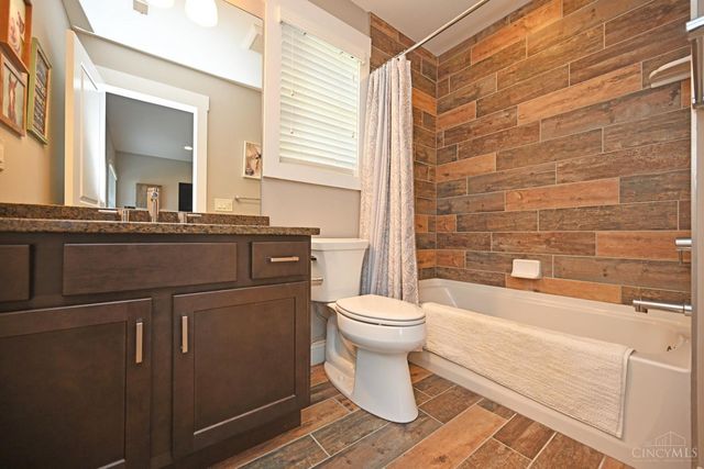 621 Athens Avenue, Cincinnati, OH 45226