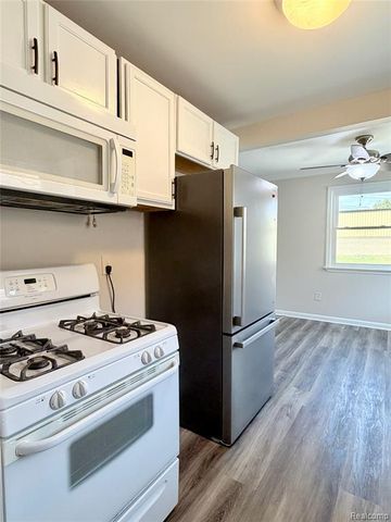 341 Sibley Road, Trenton, MI 48183