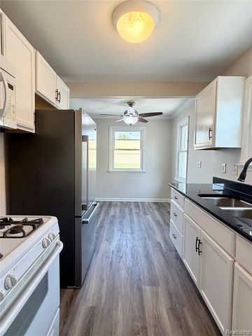 341 Sibley Road, Trenton, MI 48183